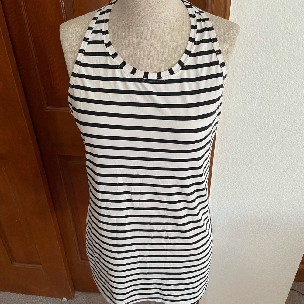 Black and white Athleta tank top